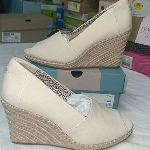 Toms Cream Wedges